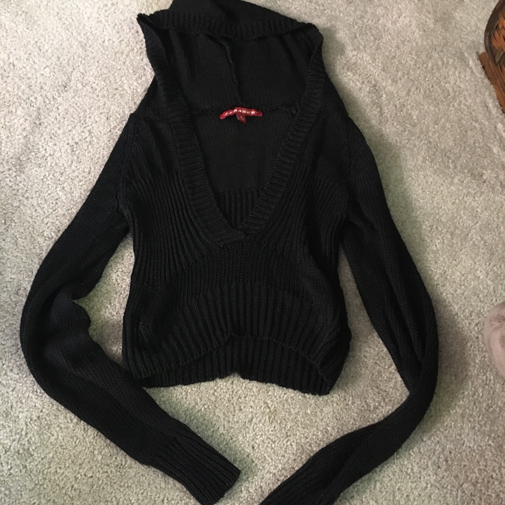 JJ Basics Black Cropped Sweater Size Small